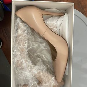 L.K. Bennett Fern Pumps size 41